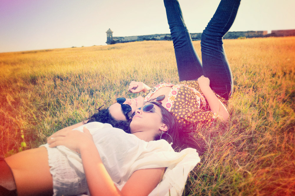 How To Give Your Photos a Cool Retro Analog Effect | Poppytalk